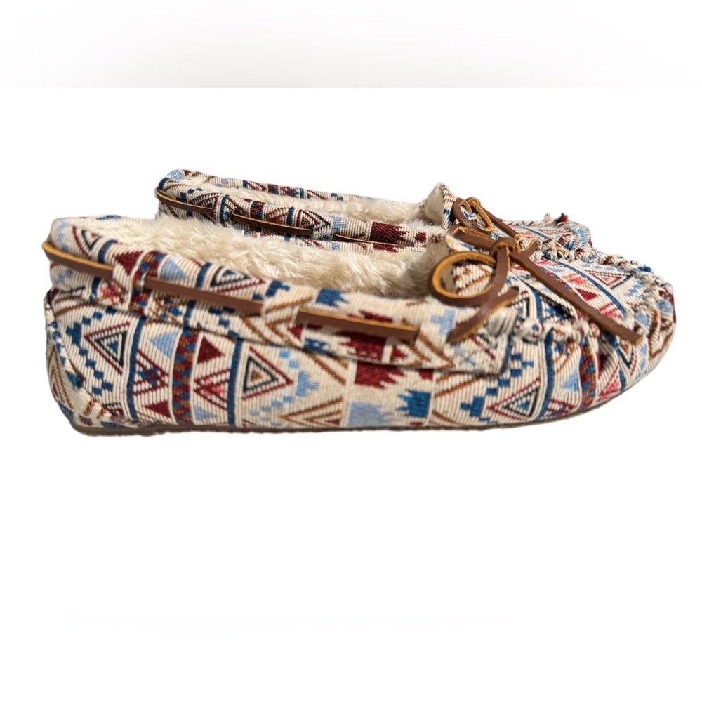 Minnetonka Women’s Cally Moccasins in cream mosaic - 7 - Picture 4 of 6